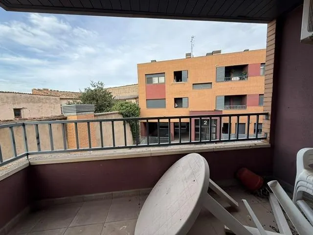 Piso con 2 plazas de garaje y trastero en C/ Tajada (Pedrola) — 7
