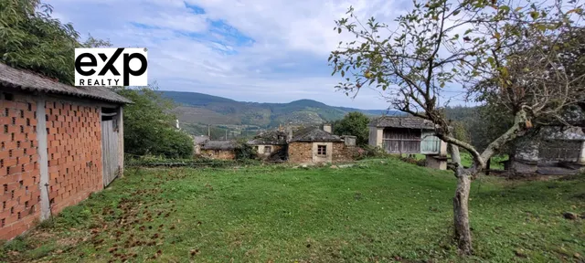 CASA DE PIEDRA CON GRAN FINCA Y VISTAS PANORÁMICAS A 7 KM DE LAS PLAYAS DE FOZ — 10
