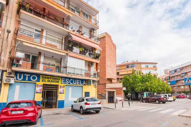 Amplio piso en venta para reformar en el Barrio del Carmen, Murcia — 39