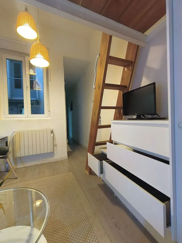 Piso 28m² en alquiler - Palacio — 13