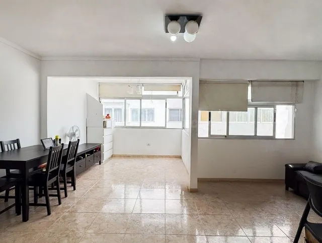 AMPLIO PISO EN ZONA MESA Y LOPEZ, LAS PALMAS DE G.C., ISLAS  - foto 2