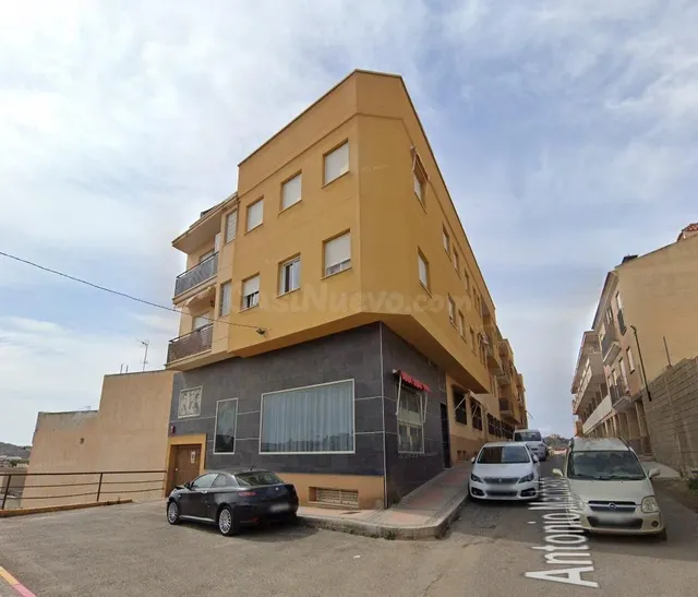 PISO EN AGUILAS