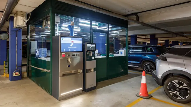 Parking 12m² en alquiler - Zona Franca — 13
