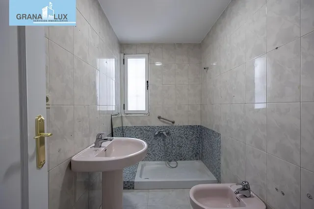 PISO JUNTO A RECOGIDAS — 17