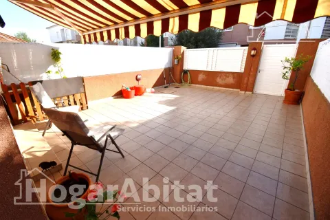 PRECIOSO ADOSADO CON GARAJE Y DOS TERRAZAS