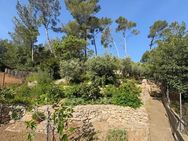 Casa de Pueblo con Jardín Escalonado y Espectaculares Vistas - foto 3