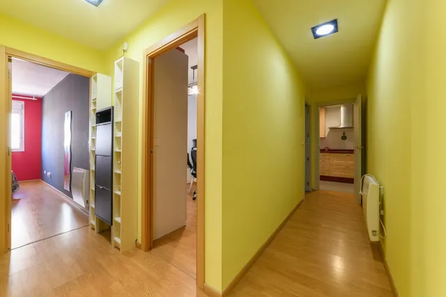 Piso moderno, luminoso y céntrico con garaje — 12