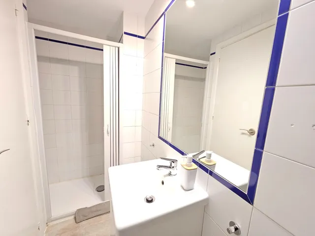 Estupendo apartamento con LICENCIA TURISTICA junto a La Campana — 16