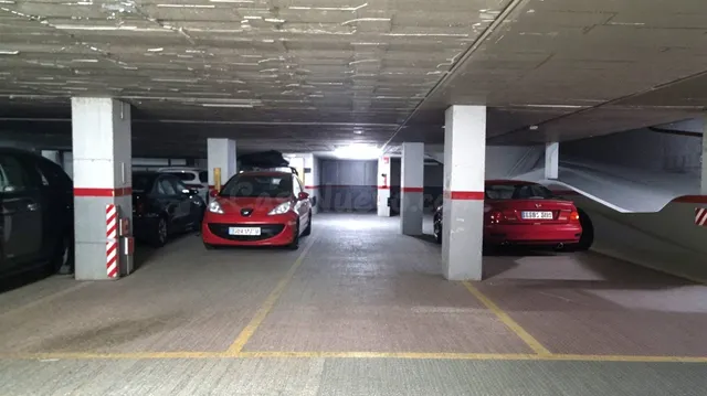 PLAZA DE PARKING EN PAISOS CATALANS