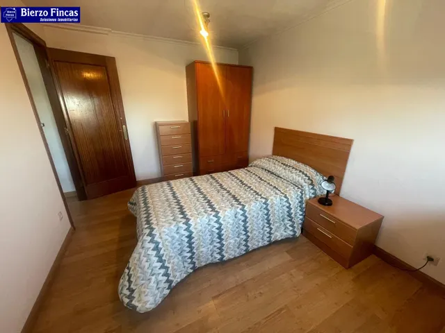 SE VENDE AMPLIO PISO EN NAVATEJERA — 8
