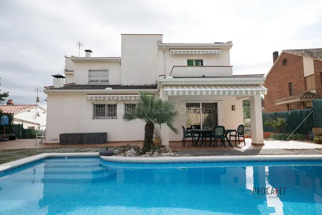 Casa con piscina — 2