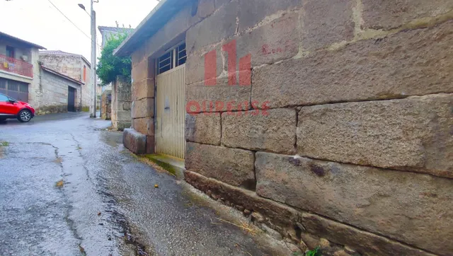 PARCELA CON CONSTRUCCIÓN DE PLANTA BAJA EN UN PUEBLO DE A ME