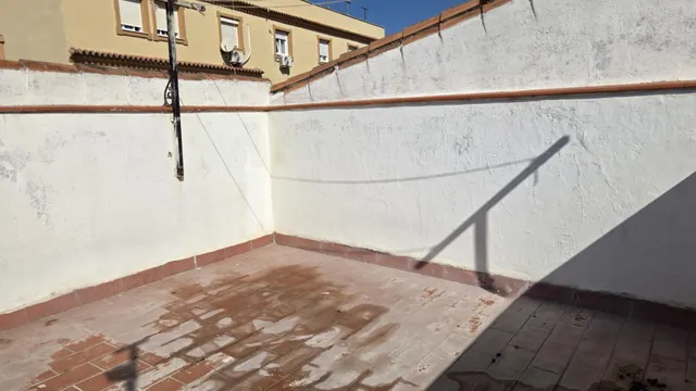 Casa adosada con amplios espacios interiores y exteriores, próxima a María Guerrero — 29