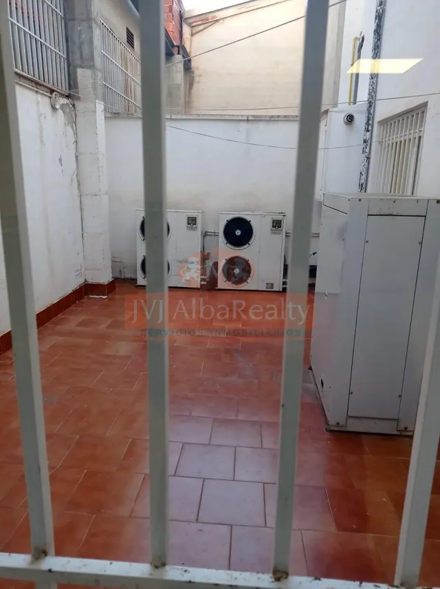 ESPECTACULAR LOCAL EN VENTA O ALQUILER EN ZONA INDUSTRIA — 16