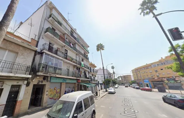 SE VENDE PISO OKUPADO en C/ Ingeniero La Cierva Nº 20 Sevill