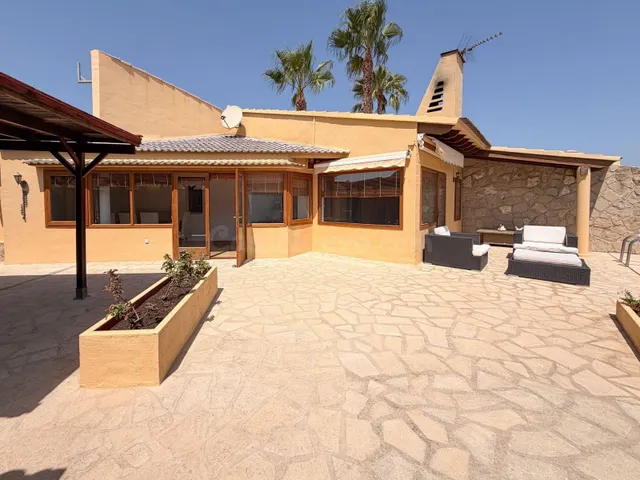 CHALET INDEPENDIENTE EN ALQUILER DE LARGA TEMPORADA EN LA NU - foto 4