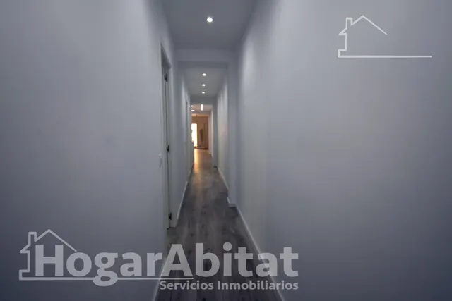 Reformado y muy bonito con balcón junto av. del maestro rodrigo — 49