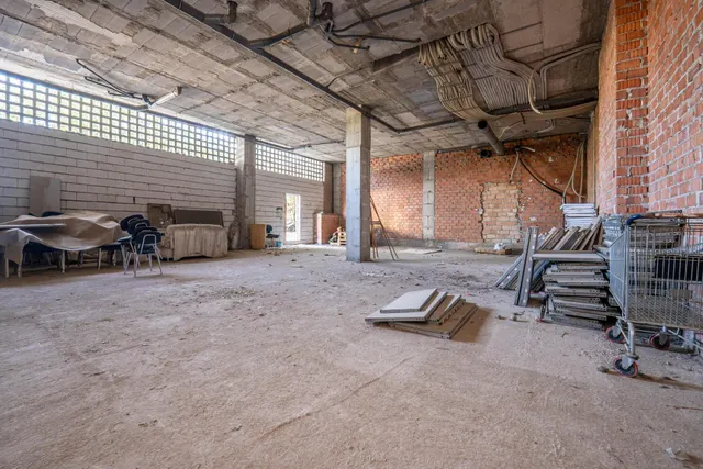 Local comercial en el PTS — 14