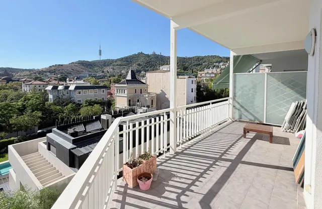 EXCLUSIVA VIVIENDA CON TERRAZA Y ESPECTACULARES VISTAS EN LA - foto 2
