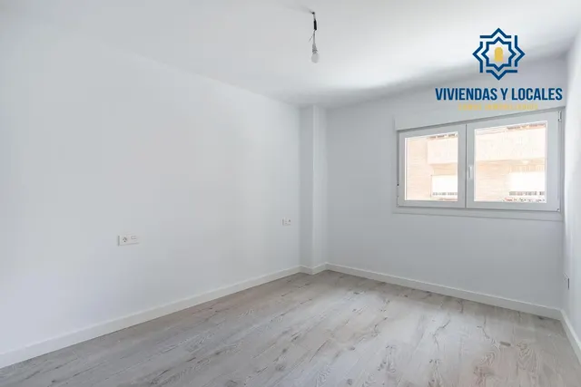 Piso reformado en Avenida Barcelona — 9