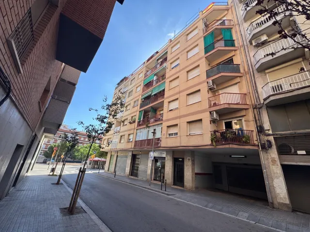 ÁTICO EXTERIOR CON TERRAZA, LUZ NATURAL Y PRIVACIDAD EN L’HOSPITALET — 27