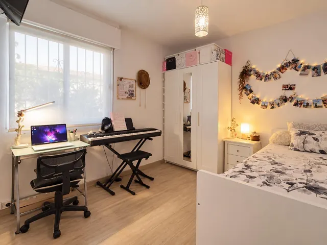 Dúplex en esquina con piscina comunitara  de 3 dormitorios con amplia terraza y patio — 11
