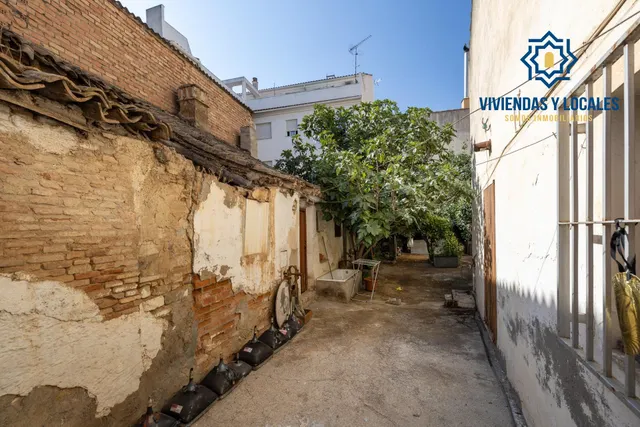 Atención promotores. Casa para derribar y hacer bloque de hasta 720 m2 de obra en Maracena centro — 11