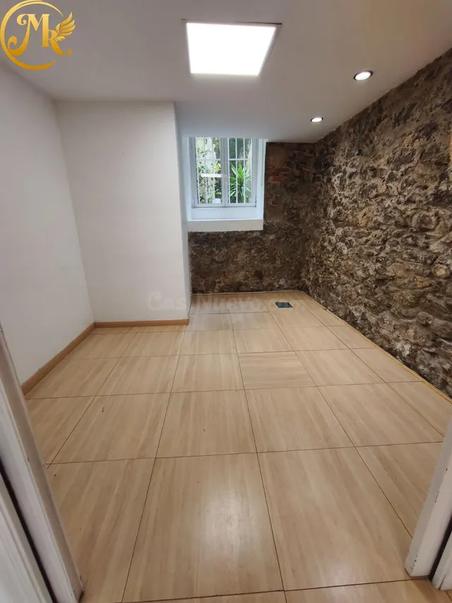 Local en planta baja en San Martín, junto al Palacio de Fest - foto 4