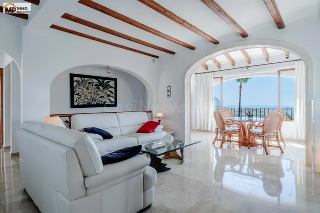 Preciosa villa con vistas panorámicas que enamoran en Empedr - foto 4
