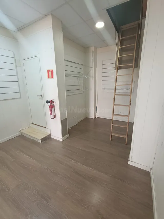Local Comercial en el Corazón de Jerez - Oportunidad Única — 3