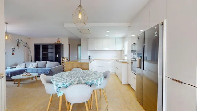 VILLA DE 5 DORMITORIOS Y 3 BAÑOS EN LA ZENIA — 14