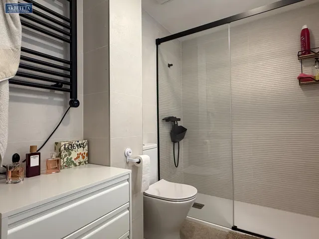 Inmobiliaria Arbeteta vende piso de cuatro dormitorios en zona Constitución — 38