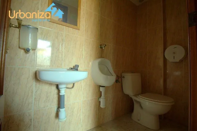 Excelente local comercial en San Roque HACIENDO ESQUINA — 7