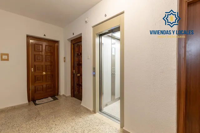 Piso de 3 dormitorios en calle milán, zaidín | muy luminoso y con gran potencial — 25