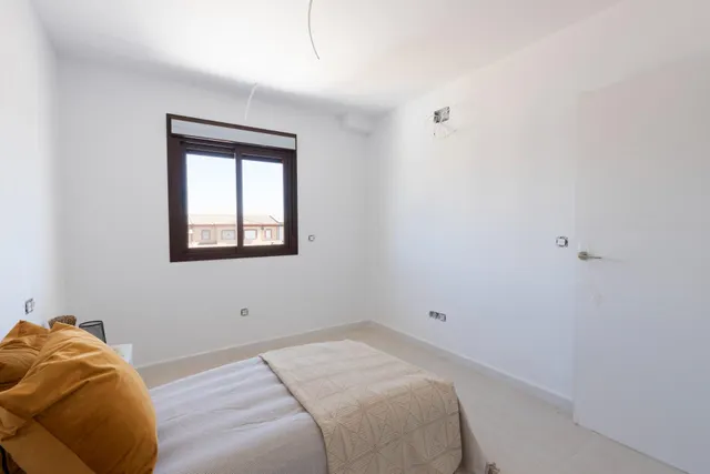 Espectacular casa adosasa de obra nueva — 20