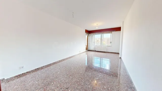 Piso con garaje y trastero parque Miraflores - foto 2