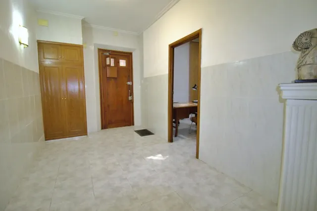 Edificio de dos plantas — 34