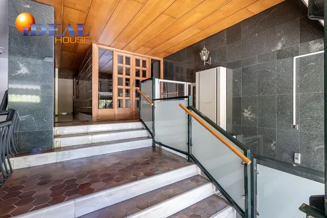 EXCLUSIVO INMUEBLE EN PLAZA DE CARRETAS, JUNTO AL EMBLEMÁTICO PASEO DEL SALÓN — 25