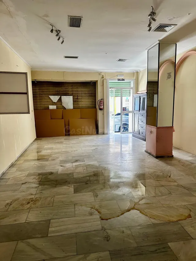 Local comercial 100m² en venta - El carpio - foto 2