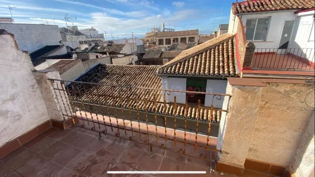 Atención Inversores Casa a Reformar en el centro de Granada - foto 2