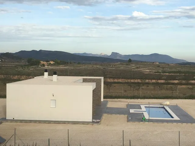 VILLAS DE OBRA NUEVA EN PINOSO — 20