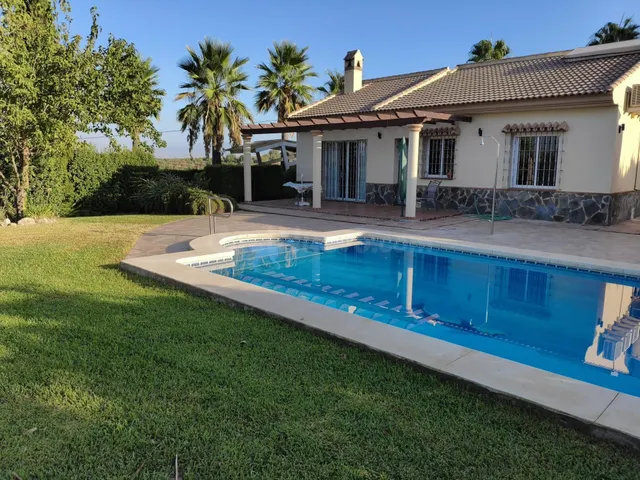Acogedora casa de campo de una sola planta con piscina priva