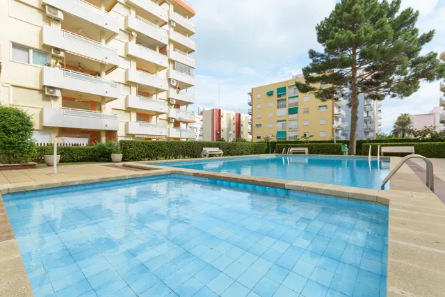APARTAMENTO REFORMADO CON TERRAZA, PISCINA Y PARKING A 150 METROS DE LA PLAYA DE GANDIA — 10