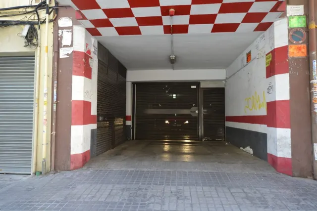 Plaza de garaje para moto junto al Mercado de Algirós. — 8