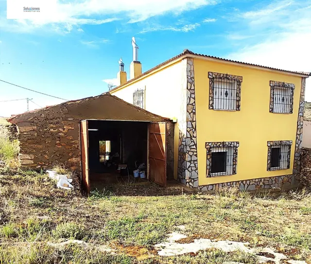 PLANTA BAJA DE CASA DE PUEBLO CON PATIO EN CUCHARAL — 2