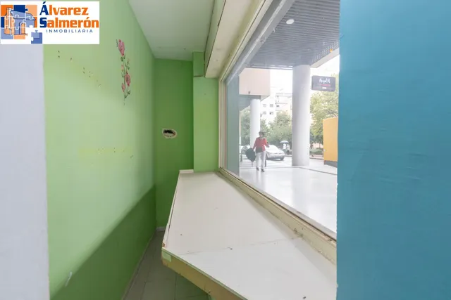 Local comercial en venta en calle agustina de aragón — 12
