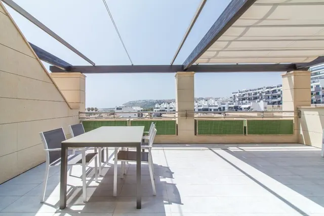 Apartamento 2 Dormitorios y 2 Baños gran terraza con vistas  1ª linea Piscina garaje y trastero — 35