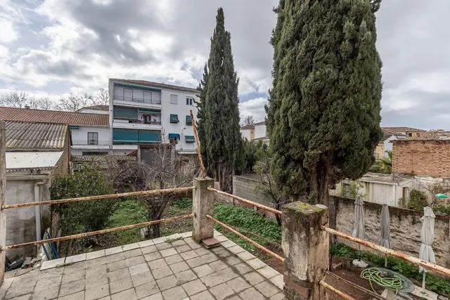 Casa con Parcela a Reformar en Granada — 25