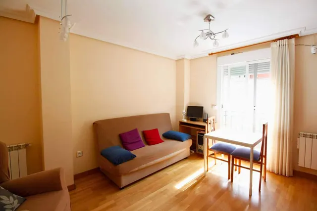 PISO DE UNA HABITACIÓN CON ASCENSOR EN CARABANCHEL - foto 3
