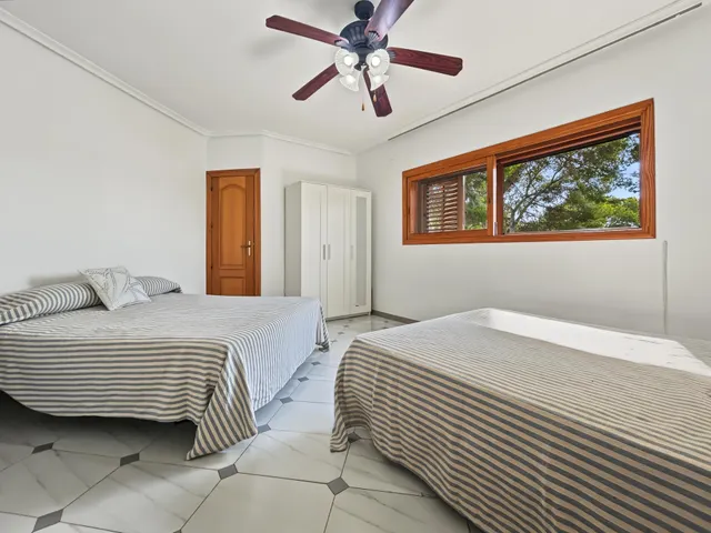 VILLA DE 7 DORMITORIOS Y 3 BAÑOS EN DEHESA DE CAMPOAMOR (ORIHUELA COSTA) — 21
